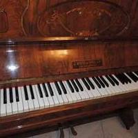 Pianoforte  acustico J.white&sons ltd.chesterfield