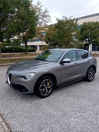 Alfa Romeo Stelvio 2.2 Turbodiesel 190 CV AT8 RWD