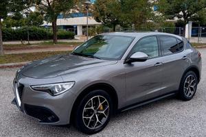 Alfa Romeo Stelvio 2.2 Turbodiesel 190 CV AT8 RWD