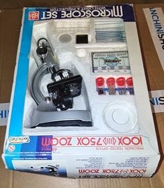 Microscopio giocattolo