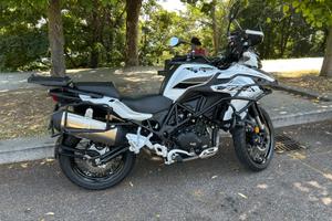 Benelli trk 502x