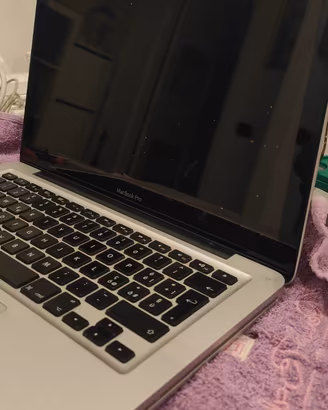 MacBook Pro 13 2012 non funzionante per ricambi.