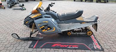 MOTOSLITTA SKI-DOO FREESTYLE 300