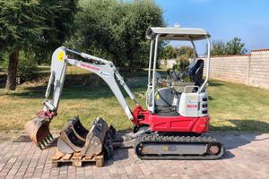 ESCAVATORE USATO TAKEUCHI TB217R ANNO 2021 SOLO 15