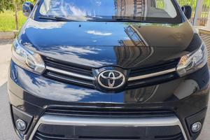 Toyota proace verso 