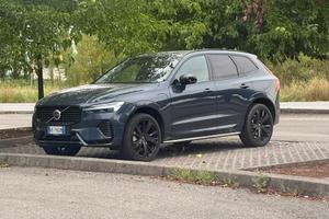 Volvo xc60 ultra dark t8 awd come nuova