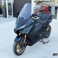 YAMAHA T-Max 560 Tech Max akrapovic