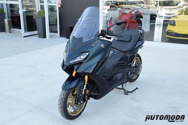 YAMAHA T-Max 560 Tech Max akrapovic