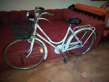 Bicicletta da donna d'epoca 