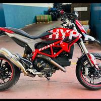 Hypermotard 821