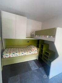 Cameretta per bambini 2+1 letti armadio scrivania