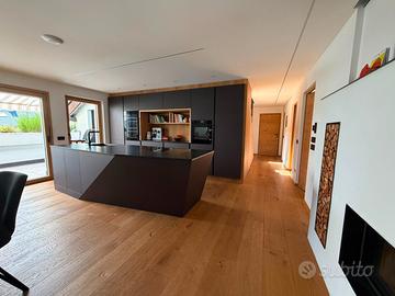 Ampio appartamento Laives con garage doppio