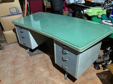 Srudio in metallo  anni 50