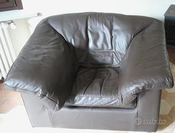 coppia di poltrone in pelle