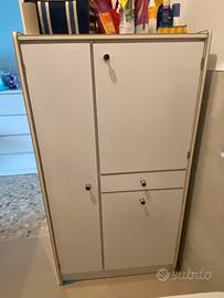 Mobiletto scarpe e biancheria - gratis