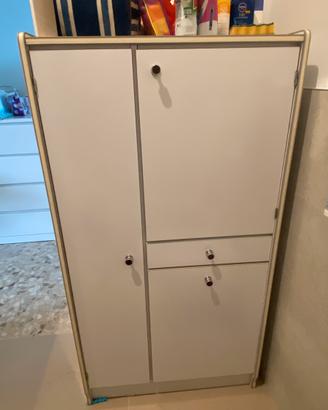 Mobiletto scarpe e biancheria - gratis