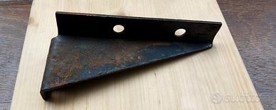 Antica staffa in ferro battuto