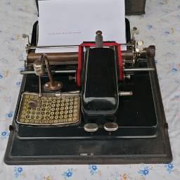 Macchina da scrivere a pantografo