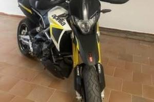 Aprilia dorsoduro 750