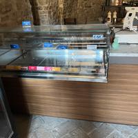Vetrina pasticceria alimentari