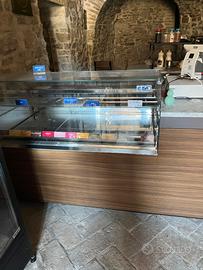 Vetrina pasticceria alimentari
