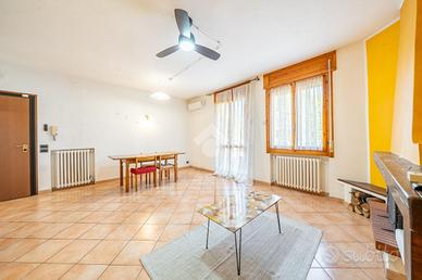 3 LOCALI A QUATTRO CASTELLA