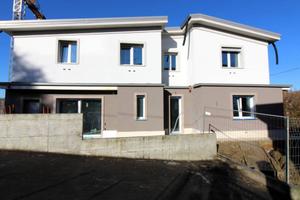 Villa di 141 m² con 4 locali e box auto a Valsamog