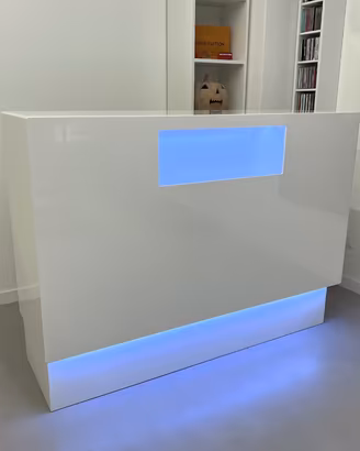 Bancone artigianale bianco lucido con LED