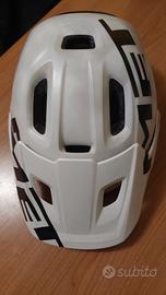 casco  bici MET