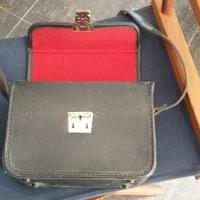 Borsa rigida a tracolla vintage anni '60