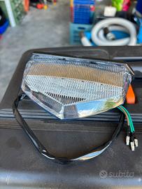 Faro posteriore per moto