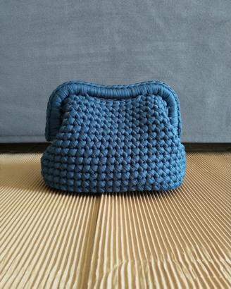 borsa mini clutch all'uncinetto 