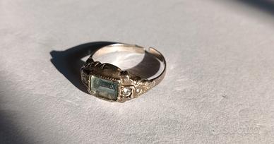 Anellino USA con acquamarina e 2 diamantini ?