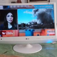 TV / MONITOR 22  pollici   LED    LG modello Flatr