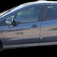 Peugeot 308 1.6 hdi per ricambi