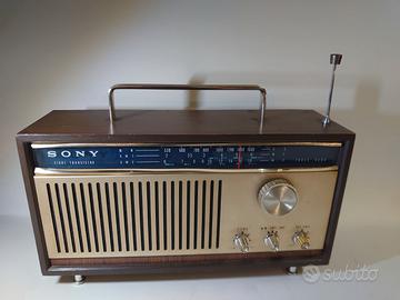 RADIO VINTAGE 1964 SONY TR 835 EIGHT TRANSISTOR