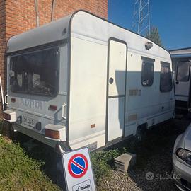 Roulotte con documenti