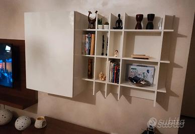 bussolotti laccati e libreria laccata