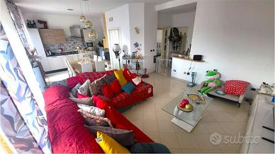 APPARTAMENTO - SPAZI COMODI e LUMINOSITA'