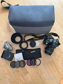 Nikon D5300 + Ottica 18-55mm + accessori vari