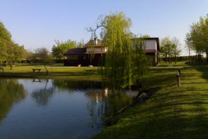 Bar Trattoria con Parco e Lago mq.50.000