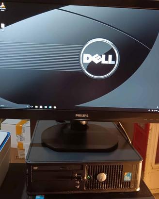 Postazione dell pc fisso ssd ram 4gb Windows 10