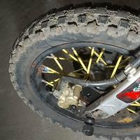 Ruote con gomme cerchi pit bike