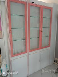arredo negozio,vetrina con armadietto sotto 