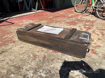 Cassetta per munizioni in legno vintage militare