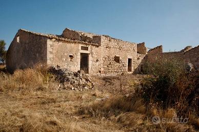 Marina di Ragusa - Caseggiati con Terreno
