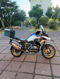 BMW R 1250 GS - 2019 con scarico Akrapovic