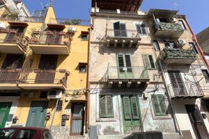 2 LOCALI A PALERMO