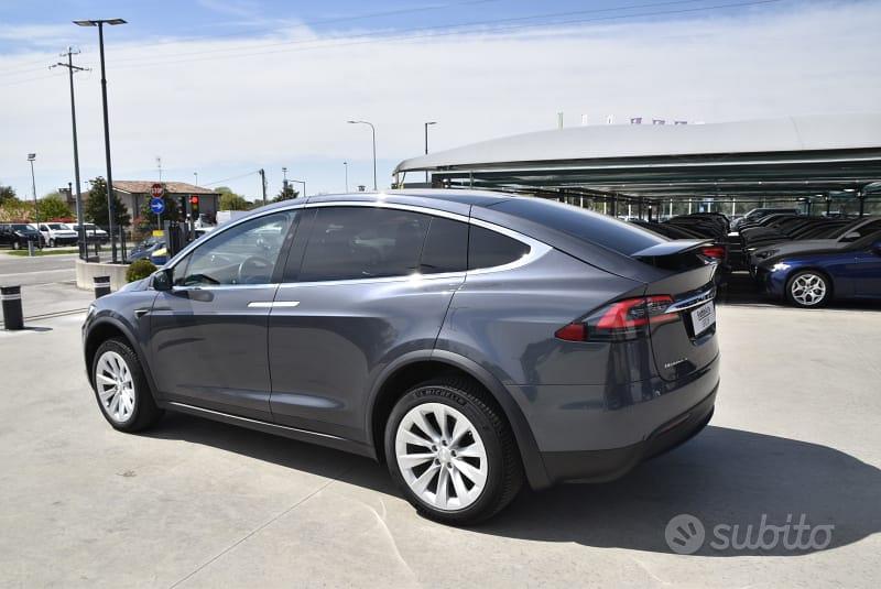 Tesla Model X 2017 photo 4