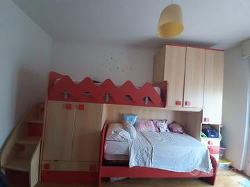 Cameretta con letto a castello